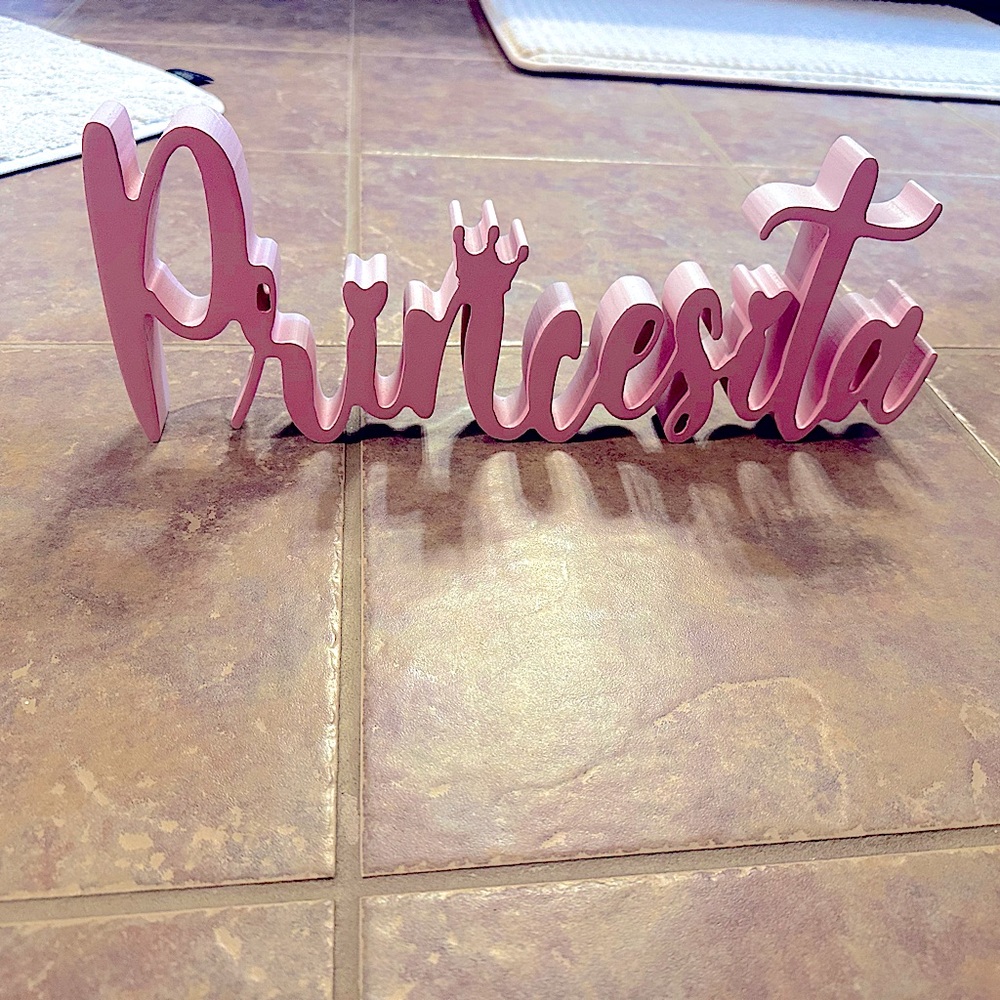 Light Pink wooden “Princesita” decor
